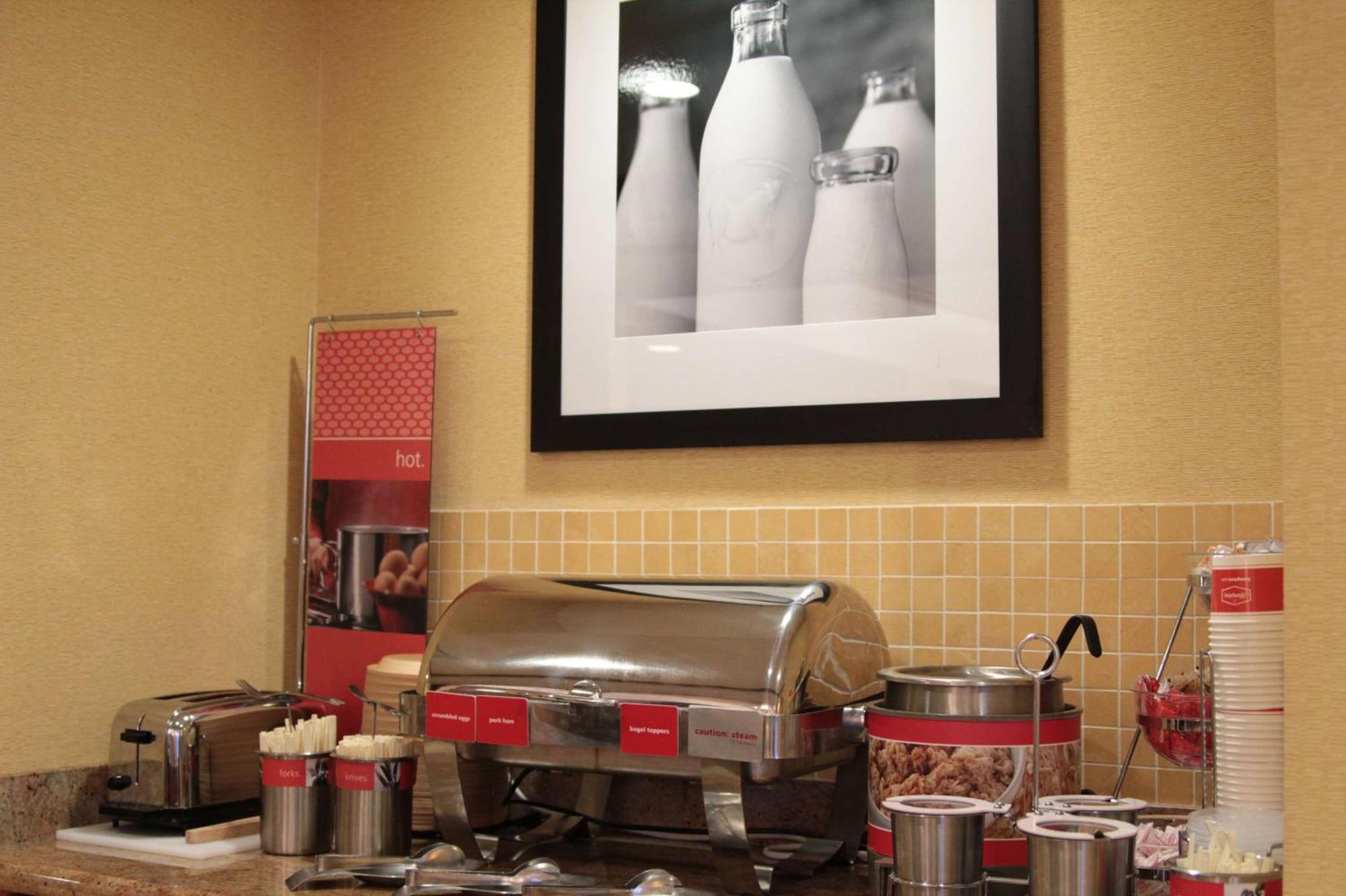 Hampton Inn Hampton-Newport News Buitenkant foto